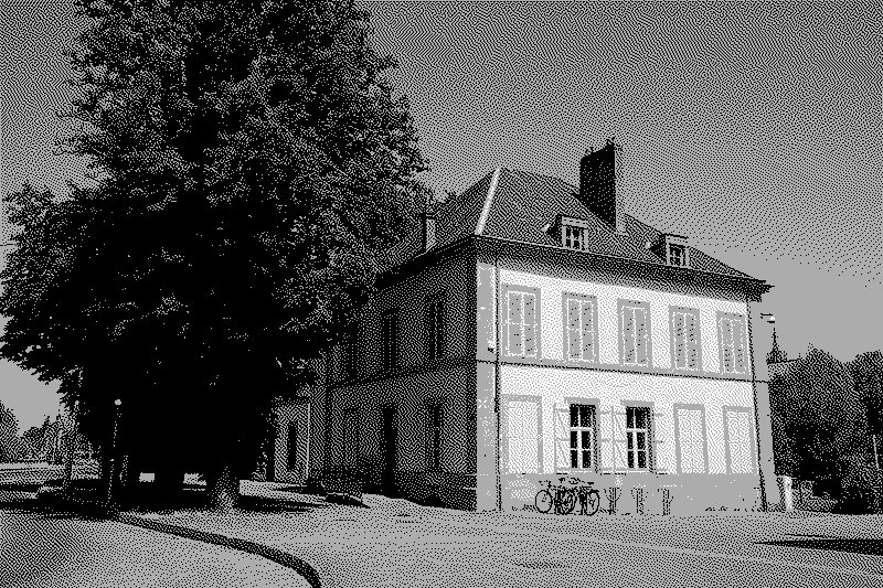 photographie de l'extérieur de la galerie 0.15, maison au bord du campus