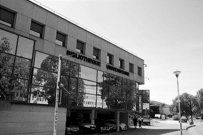façade de la bibliothèque universitaire de Metz, noir et blanc